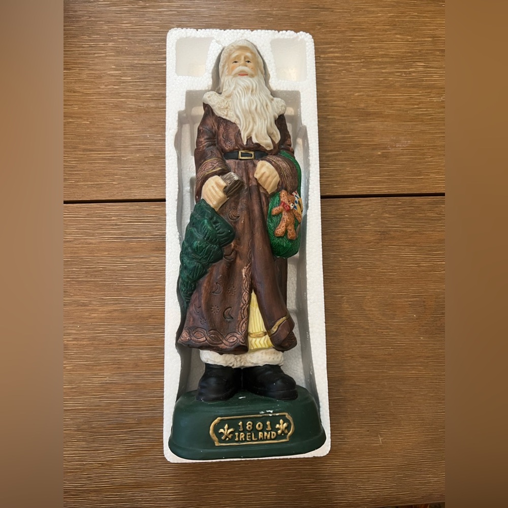 Grandeur Noel Santa Christmas Figurine 13" 1801 Ireland Brown Green